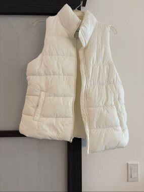 Old Navy White Puffer Vest